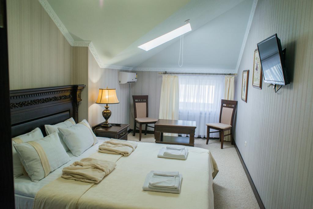 Sapsan Hotel Ternopil Buitenkant foto