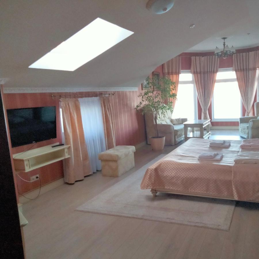 Sapsan Hotel Ternopil Buitenkant foto