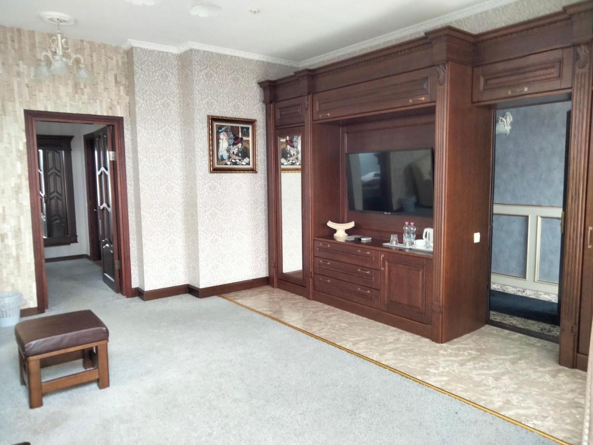 Sapsan Hotel Ternopil Buitenkant foto