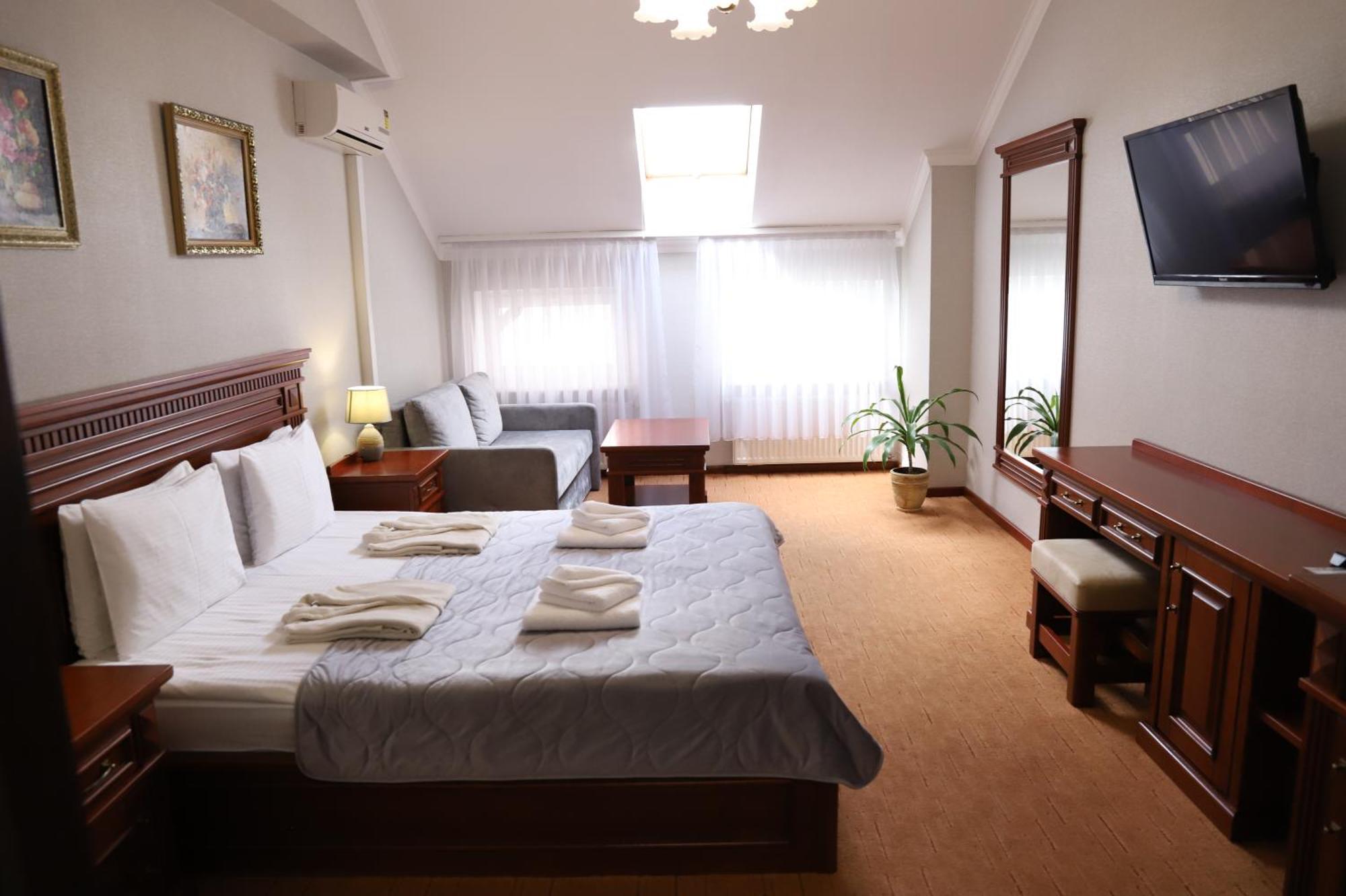 Sapsan Hotel Ternopil Buitenkant foto