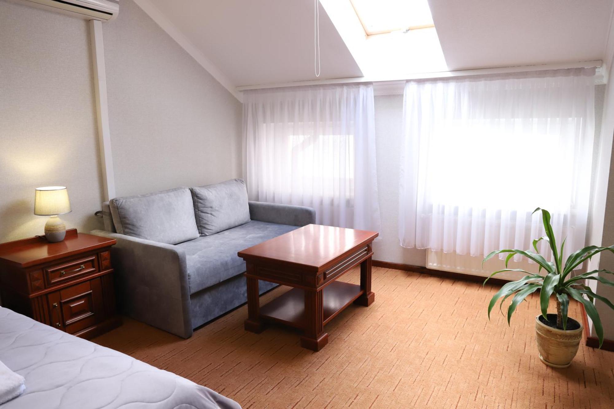 Sapsan Hotel Ternopil Buitenkant foto