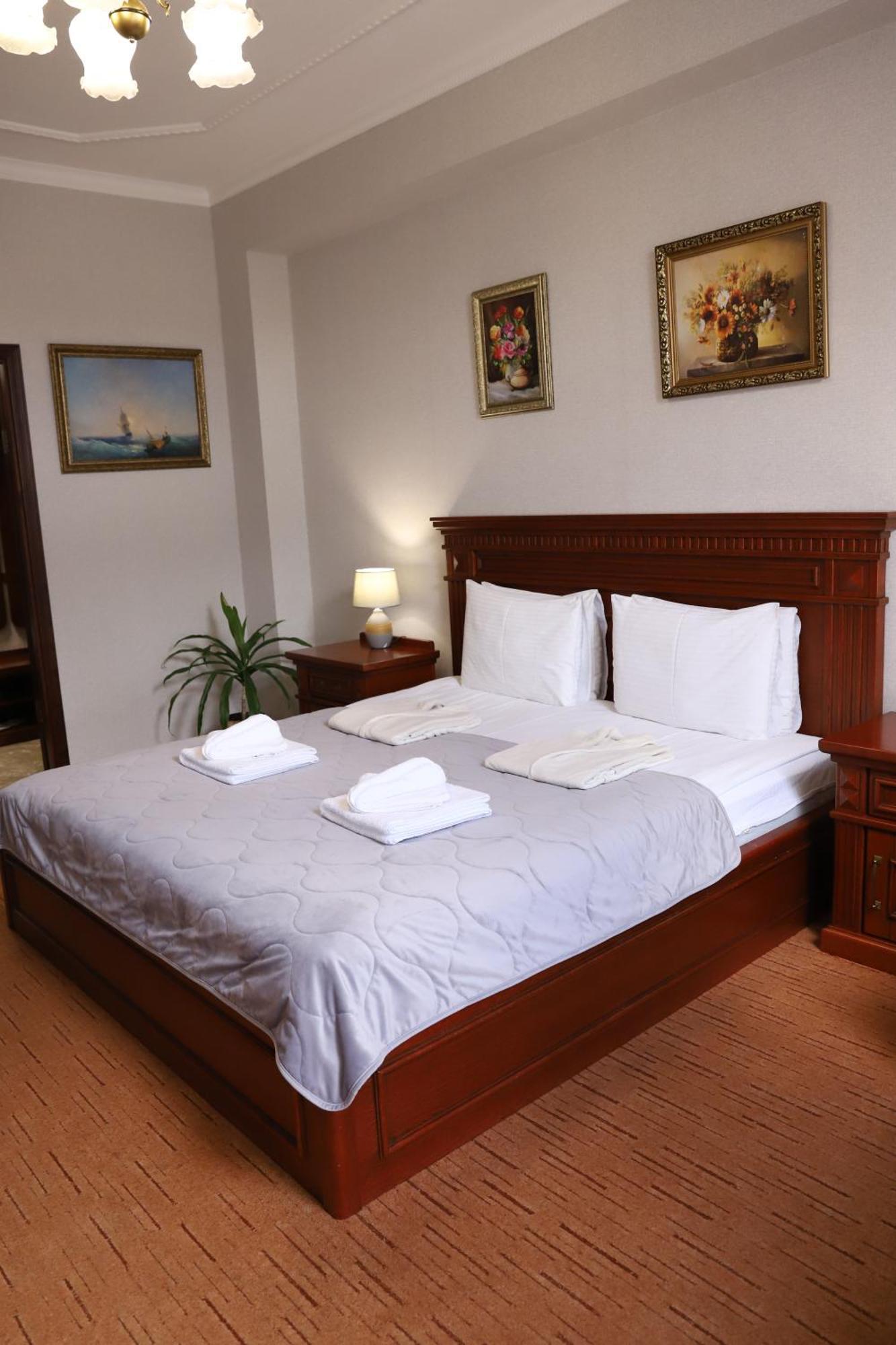Sapsan Hotel Ternopil Buitenkant foto