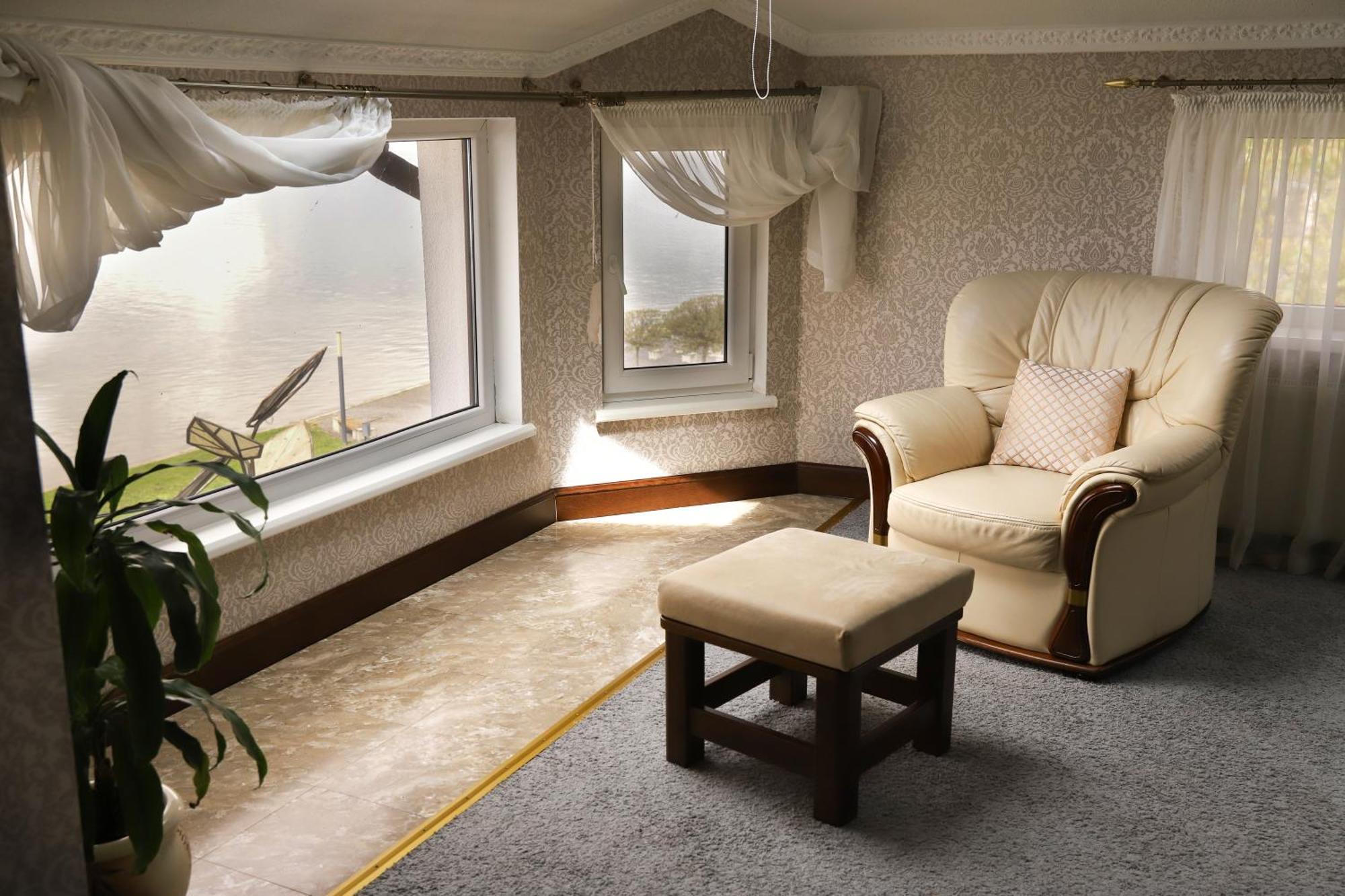 Sapsan Hotel Ternopil Buitenkant foto