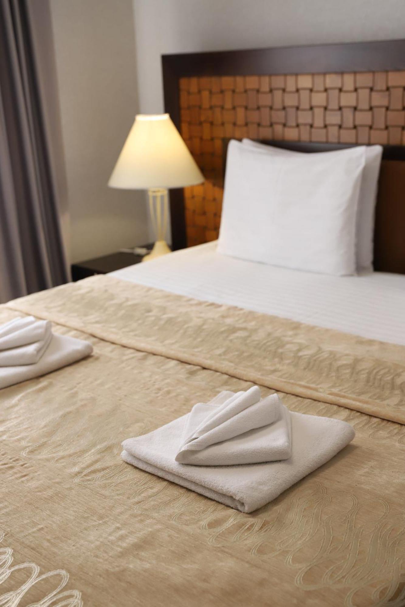 Sapsan Hotel Ternopil Buitenkant foto