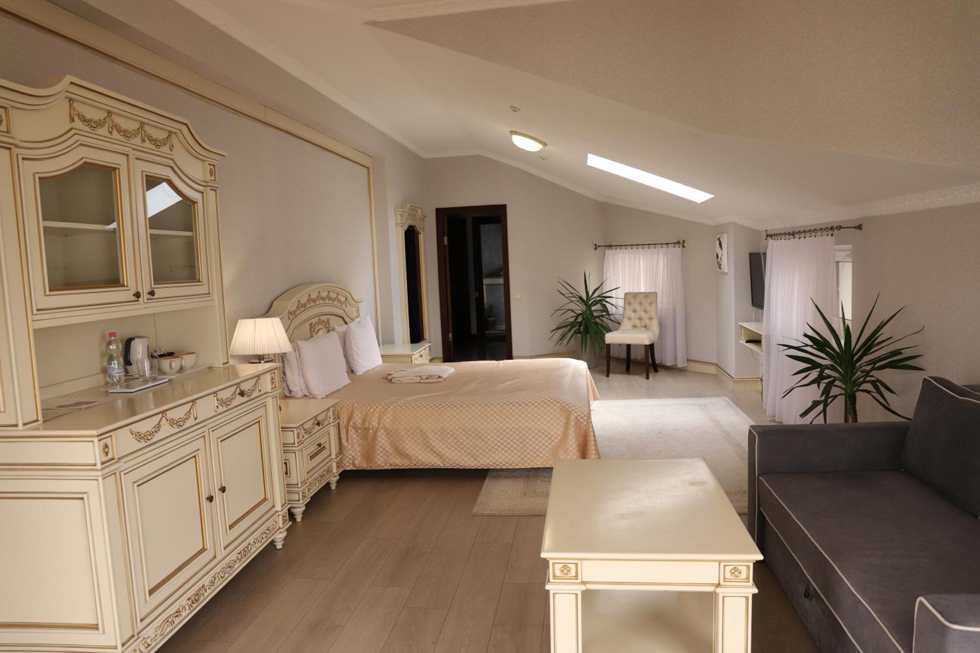 Sapsan Hotel Ternopil Buitenkant foto