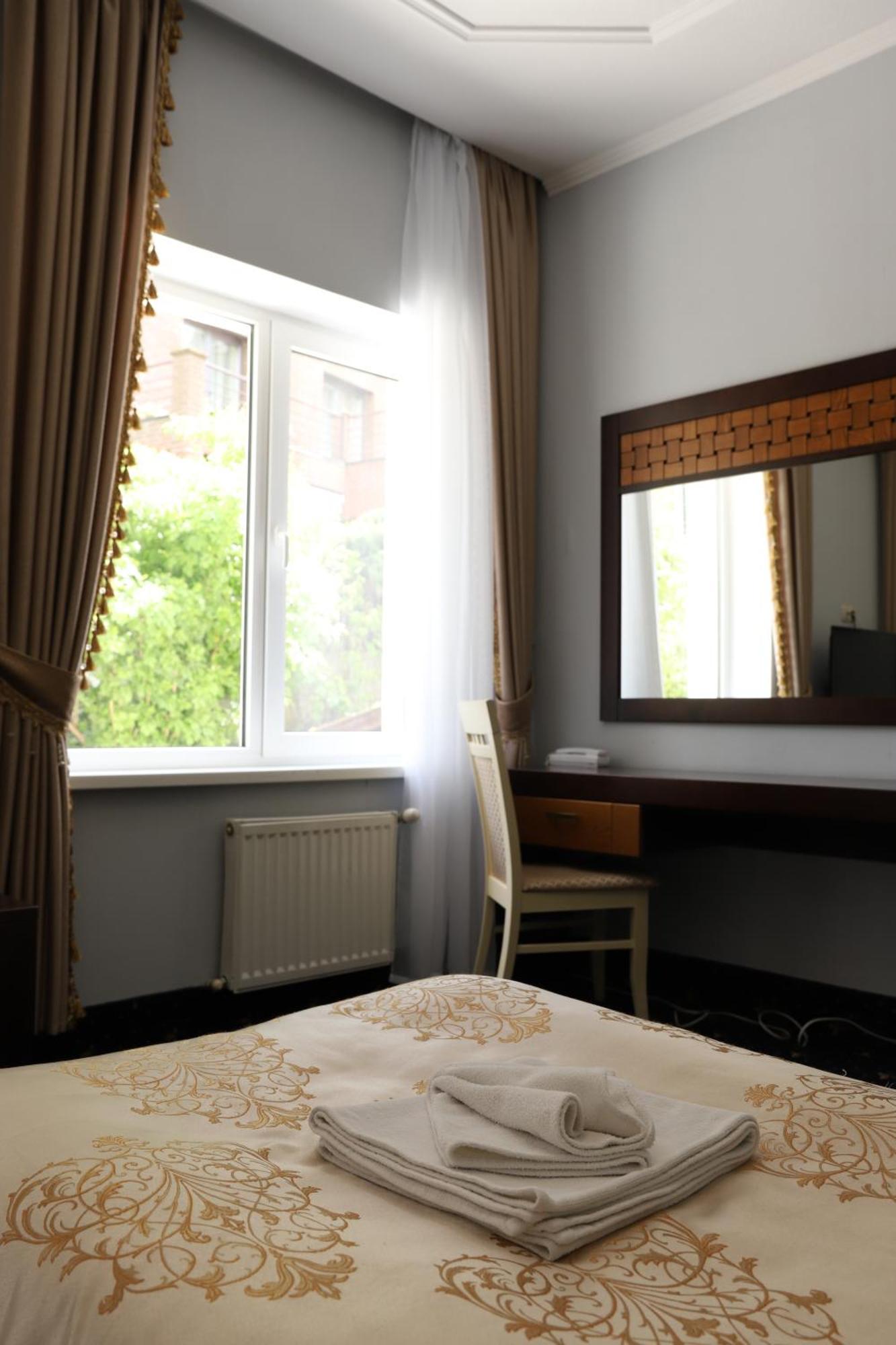 Sapsan Hotel Ternopil Buitenkant foto
